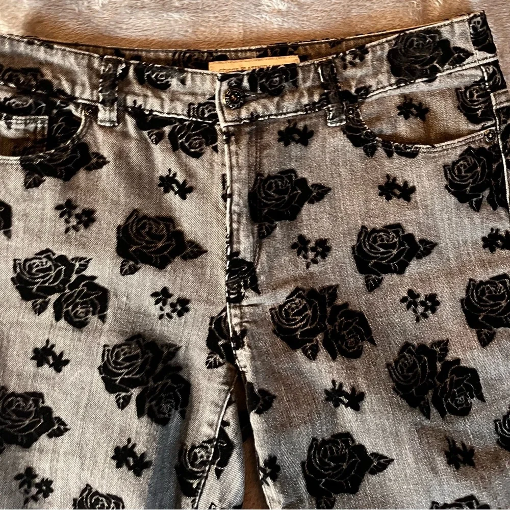 Chico's Platinum Denim Grey Jeans w/ Black Floral pattern (See chart in pics) - Picture 4 of 9